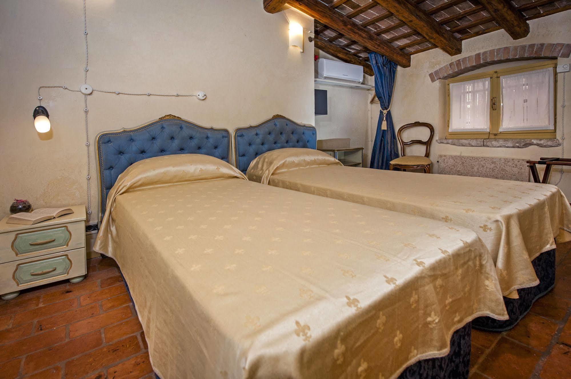 Porta Antica Centro Storico Apartment *